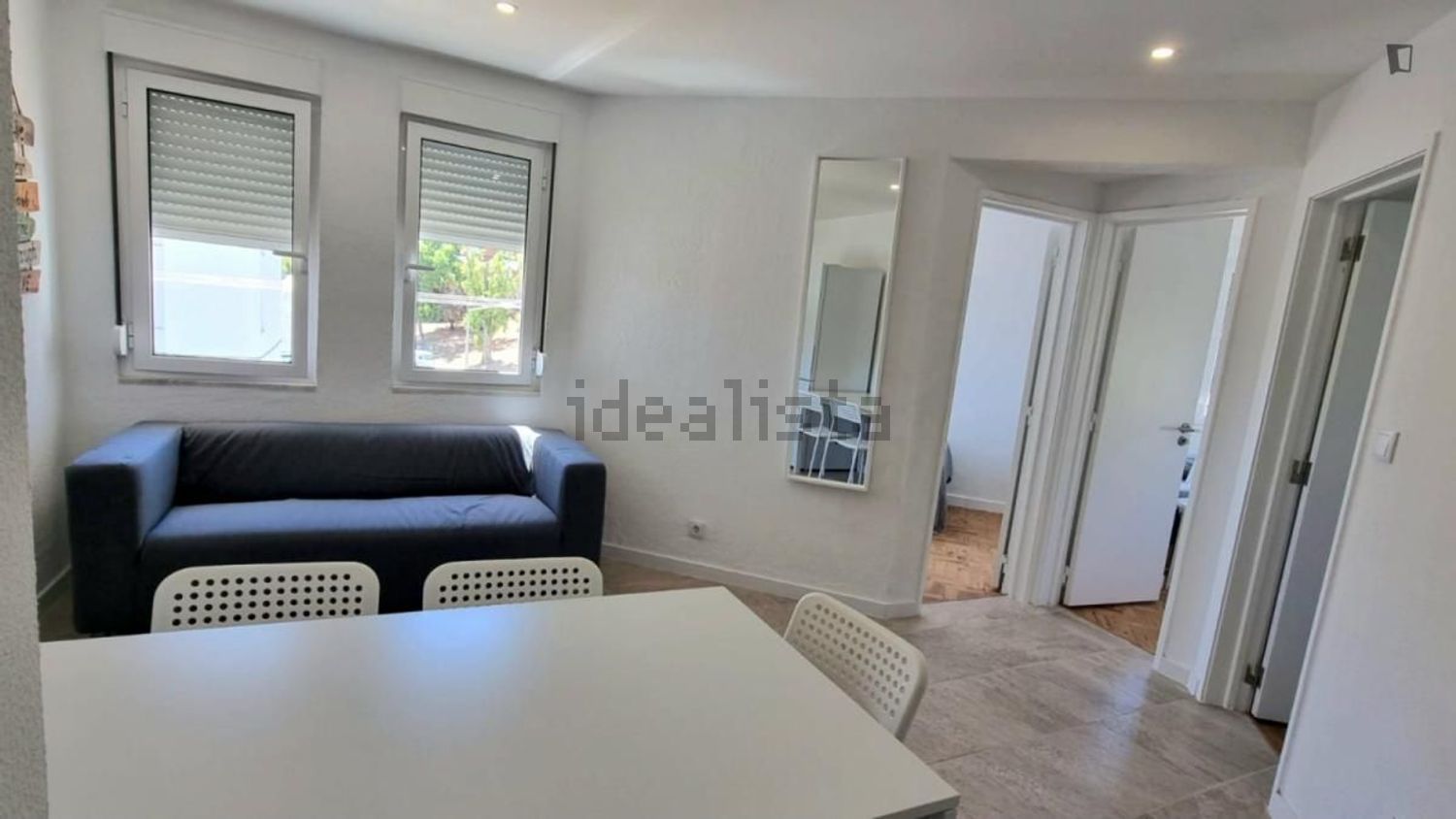 出租房间在Rua Almada Negreiros - 客厅