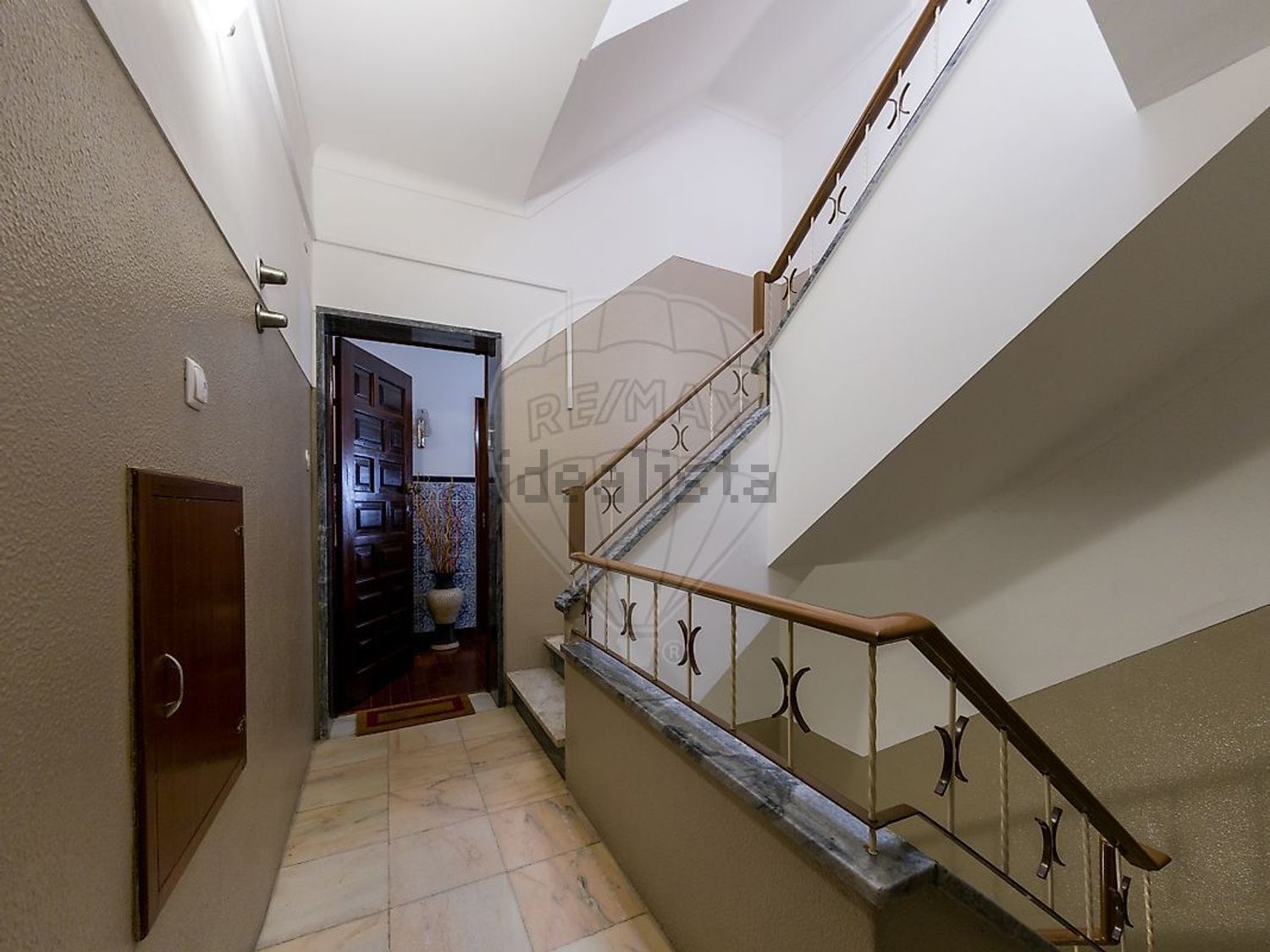 公寓 t2出售在Rua Infante Dom Henrique - 详情