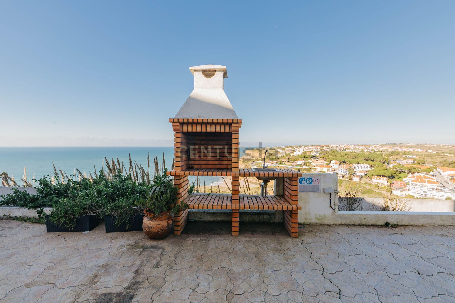 小楼房或独栋别墅出售在Santo Isidoro - 阳台