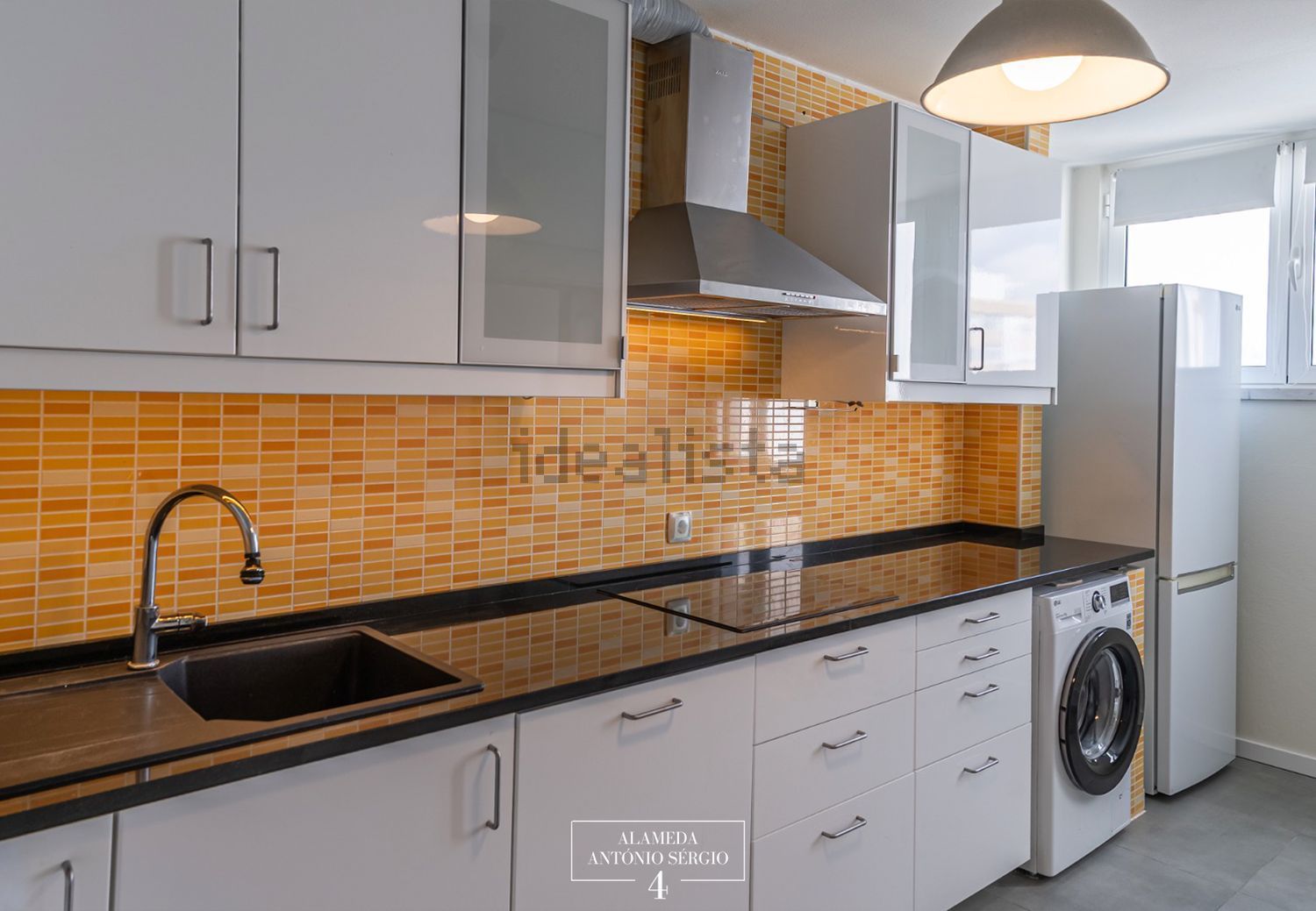 出租公寓 t2在Alameda António Sérgio, 4 - 厨房