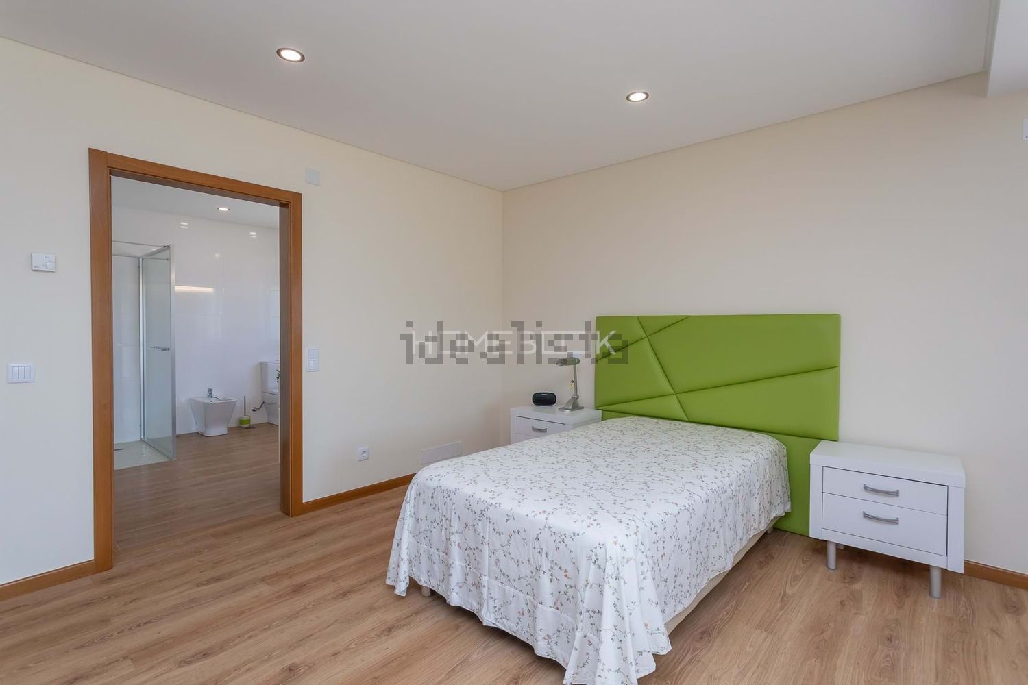 小楼房或别墅出售在Igreja Nova e Cheleiros - 卧室