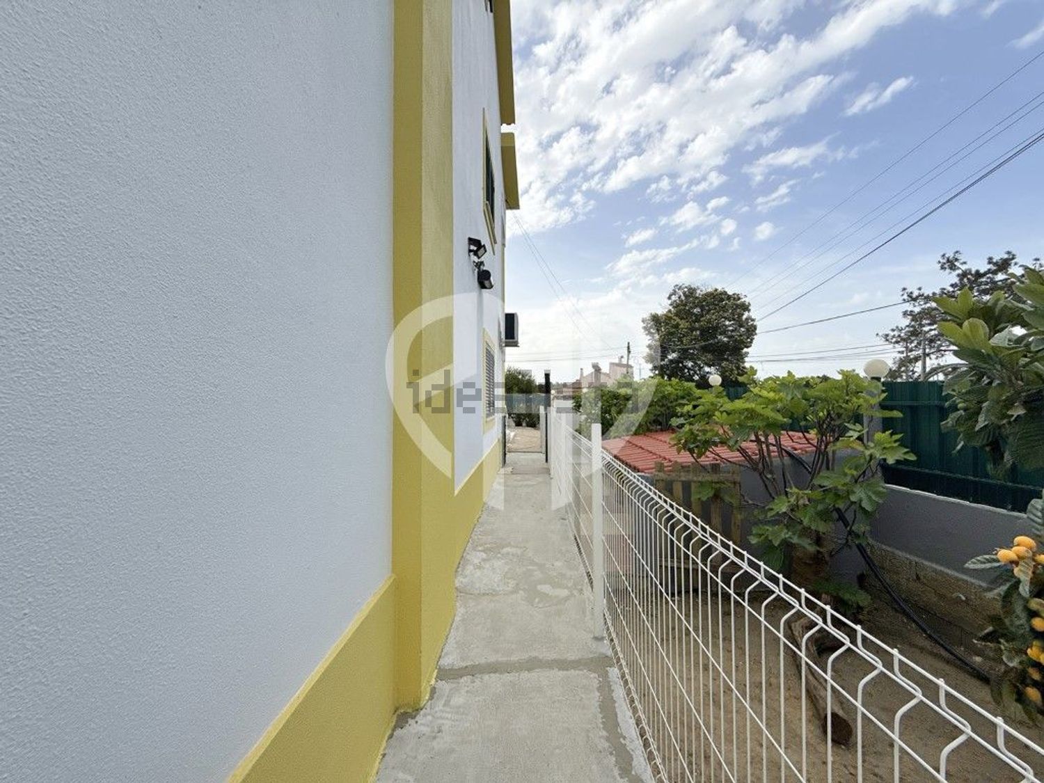 小楼房或独栋别墅出售Cm1029 - 阳台