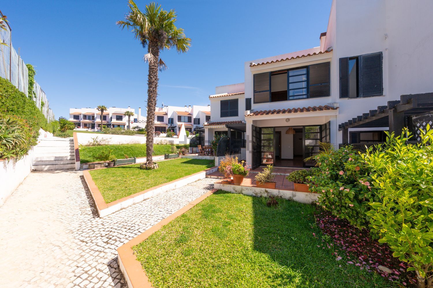 出租双拼别墅在Rua Ribatejo, 42 - 外立面