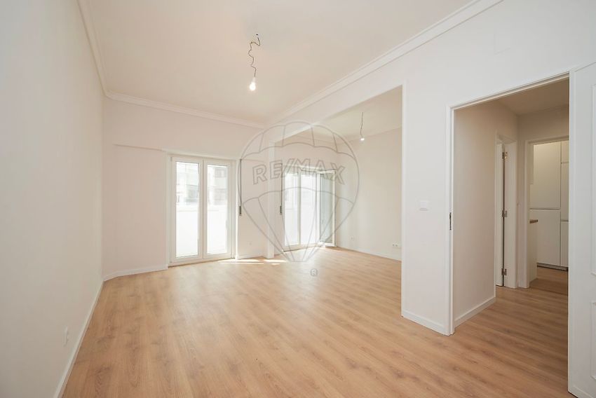 出租公寓 t2在Rua Luís Pastor de Macedo