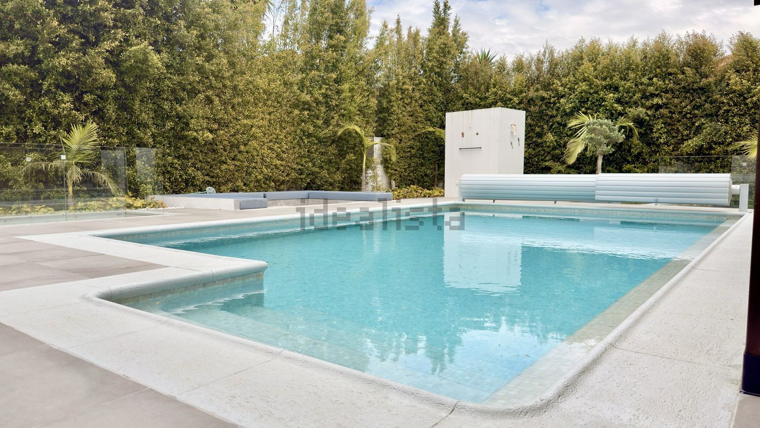 小楼房或独栋别墅出售在Rua Mato das Cruzadas - 游泳池