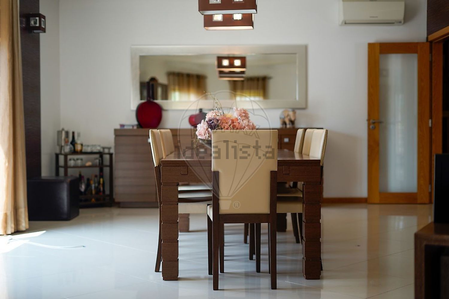 小楼房或独栋别墅出售在Rua Juncal - 客厅