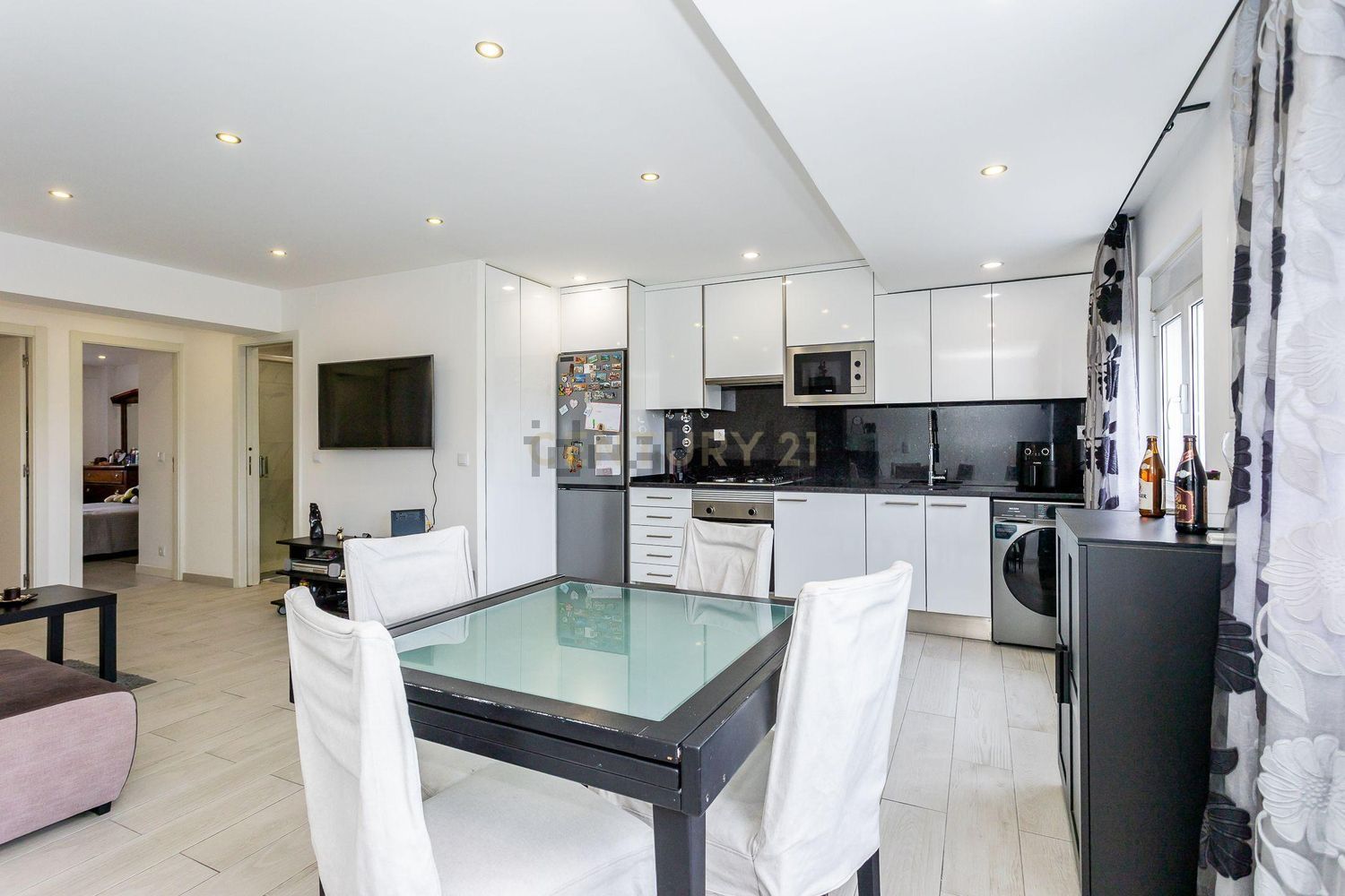 公寓 t2出售在Rua Luís Cristino da Silva, 222 - 客厅