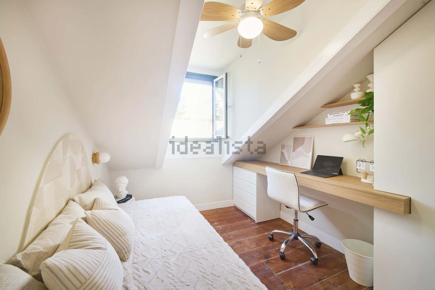 出租房间在Largo Vitorino Damásio, 2 - 卧室