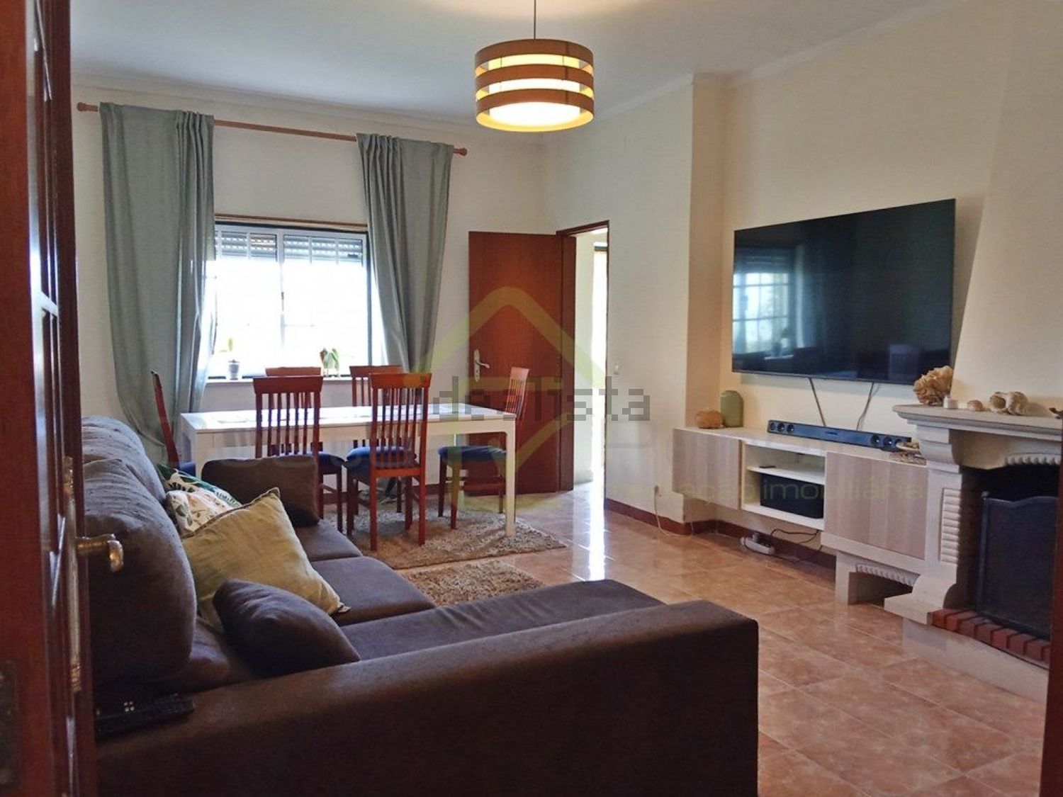 小楼房或独栋别墅出售在Vimeiro - 客厅