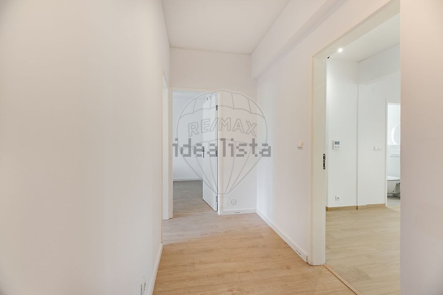 出租公寓 t3在Avenida do Ralis - 过道