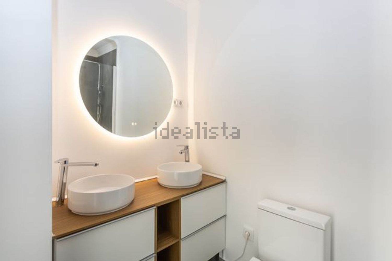 公寓 t2出售在Largo das Olarias s/n - 卫生间