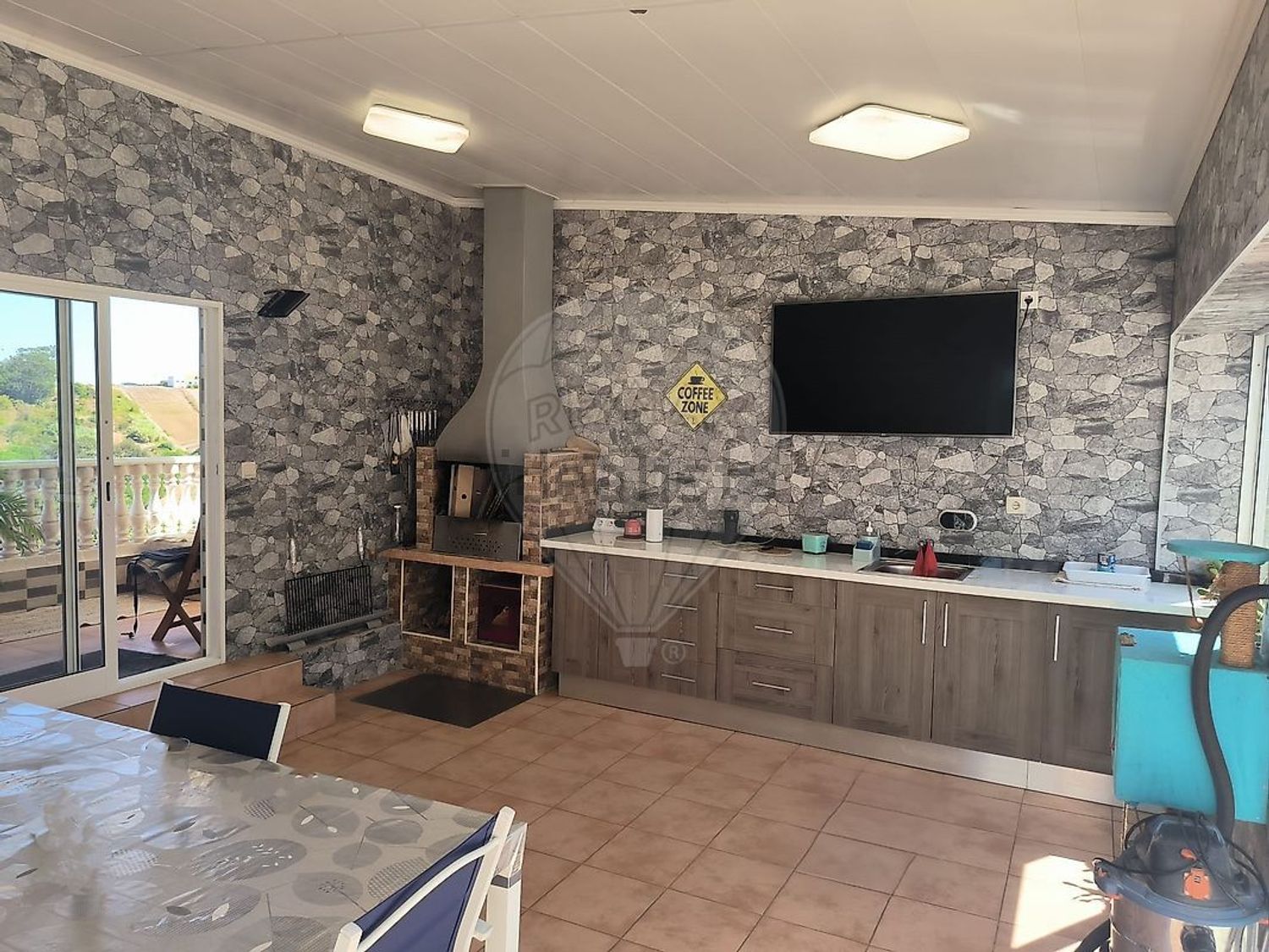 小楼房或独栋别墅出售在Rua da Mata de Palhacana - 客厅