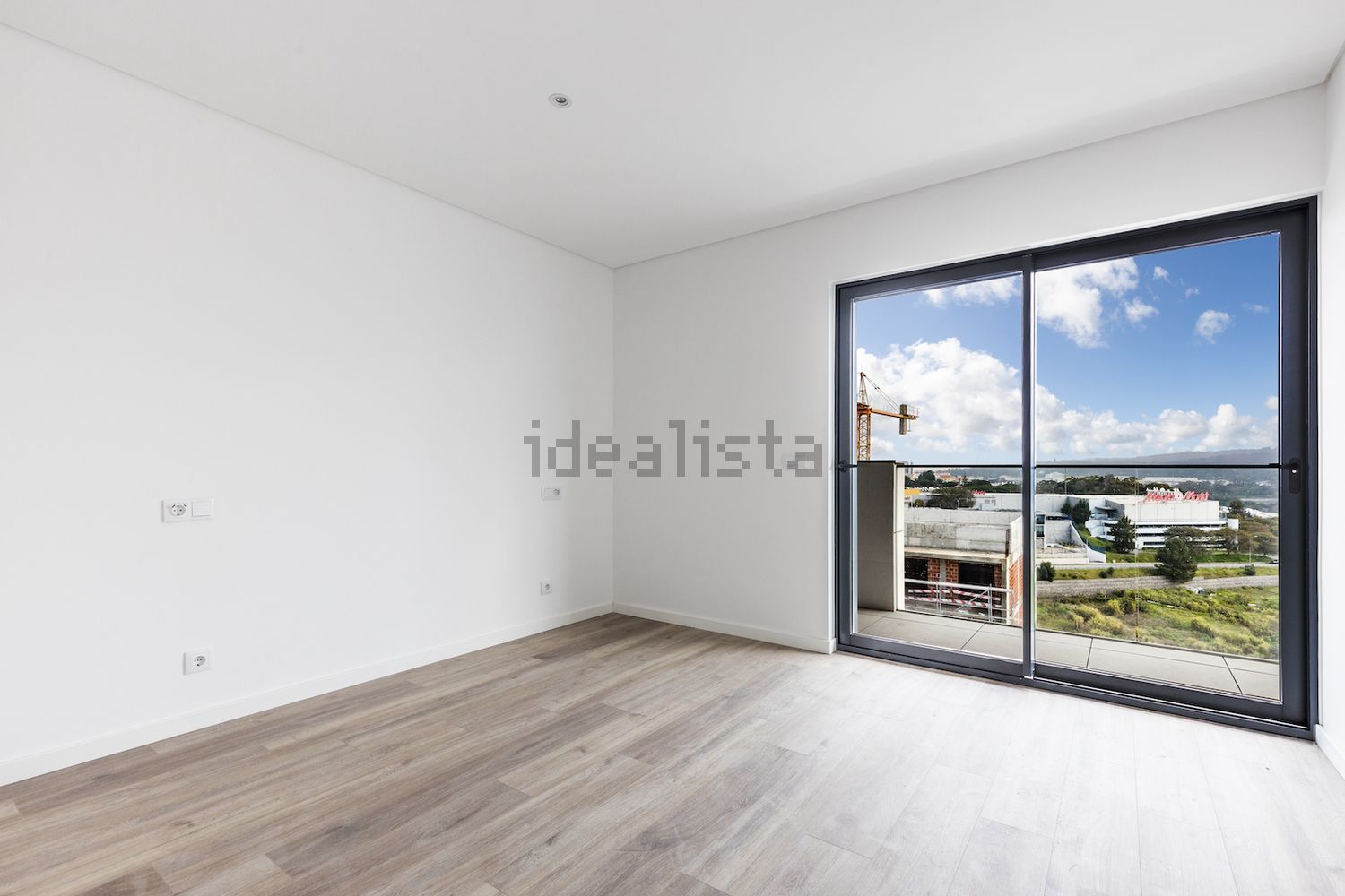 顶层公寓出售在Rua Nicolau Breyner, 9 - 居住