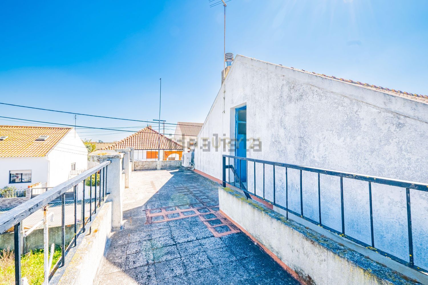 小楼房或独栋别墅出售在Rua General Humberto Delgado, 6 - 游泳池