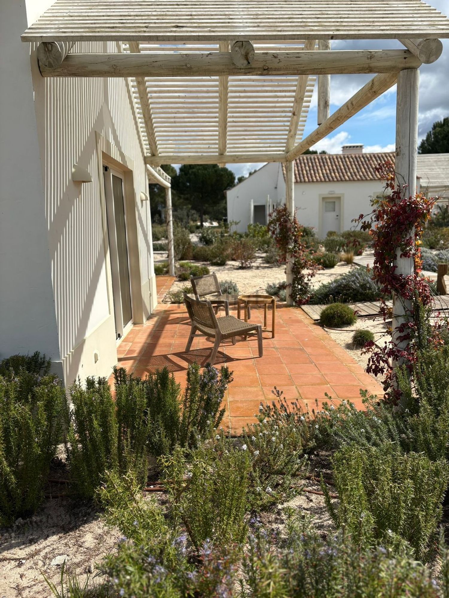 小楼房或独栋别墅出售Authentic Bicas s/n - 详情