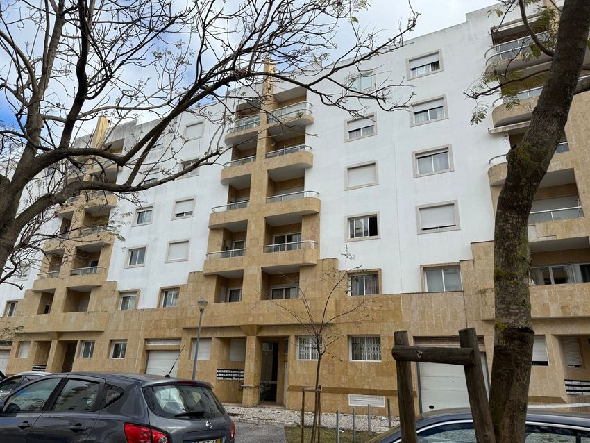 出租公寓 t2在Rua José Farinha, 24