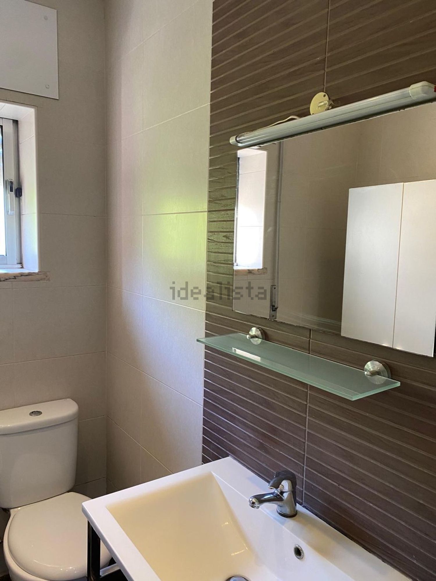 出租公寓 t2在Avenida Fernando Namora, 72 - 卫生间