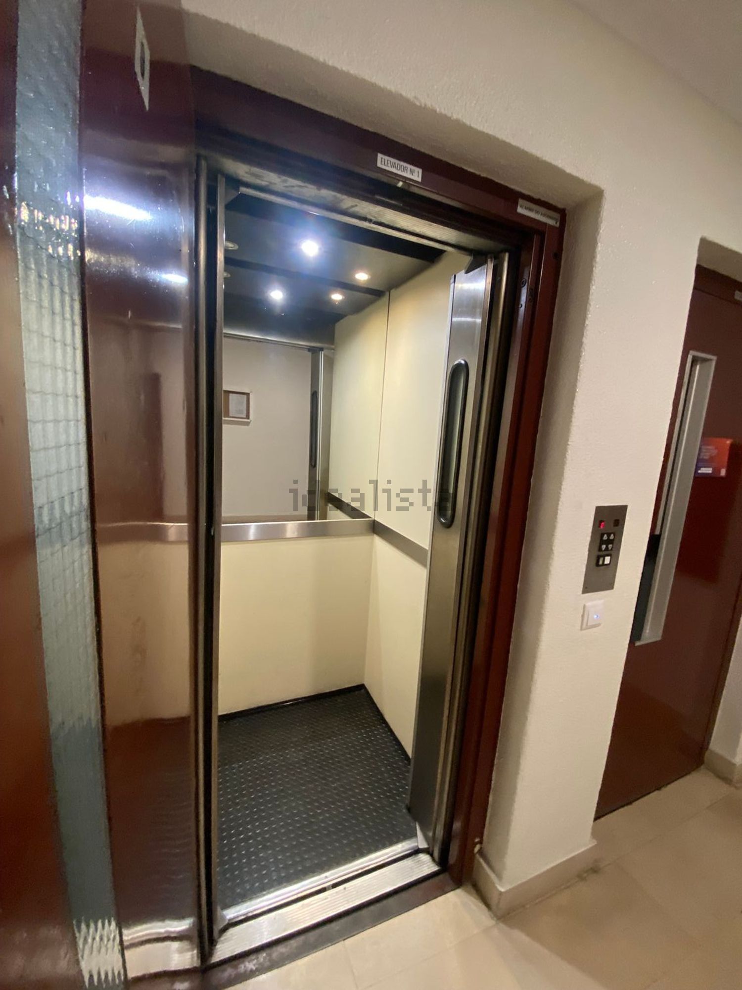 公寓 t2出售在Rua José Elias Garcia - 电梯