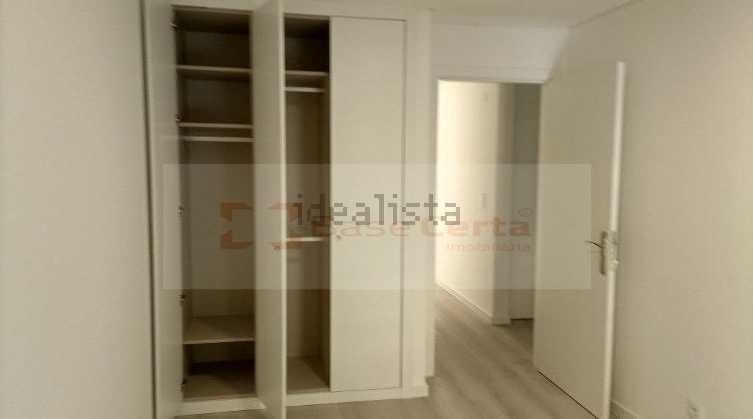 公寓 t2出售在Rua Melo Antunes s/n - 试衣间