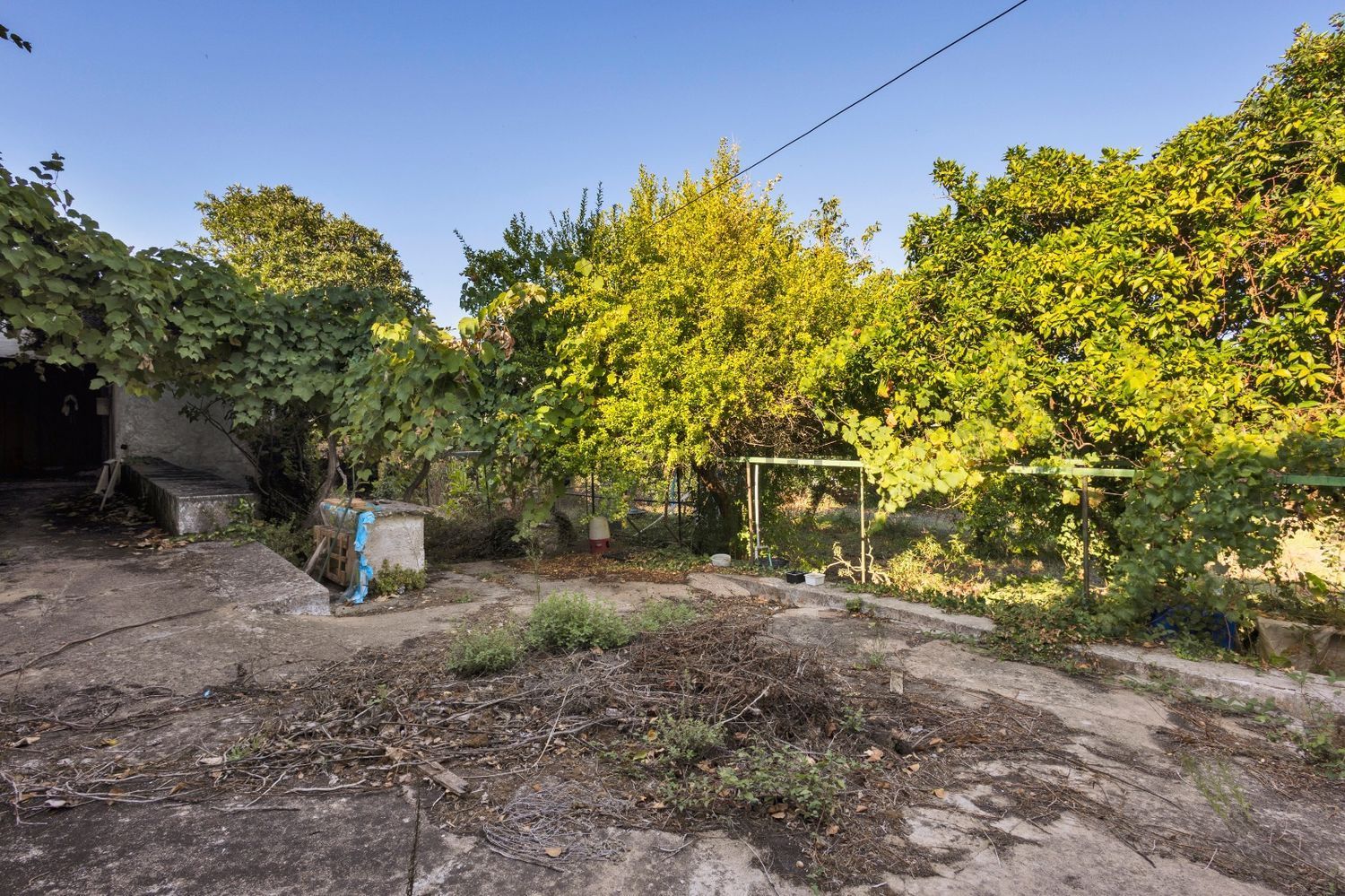 小楼房或独栋别墅出售在Rua Direita - 花园