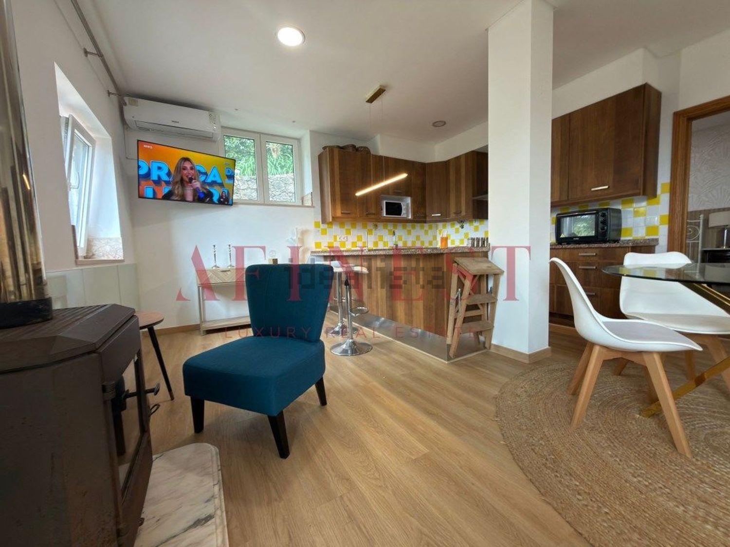 出租小楼房或独栋别墅在Rua Alto do Tanque Novo - 客厅