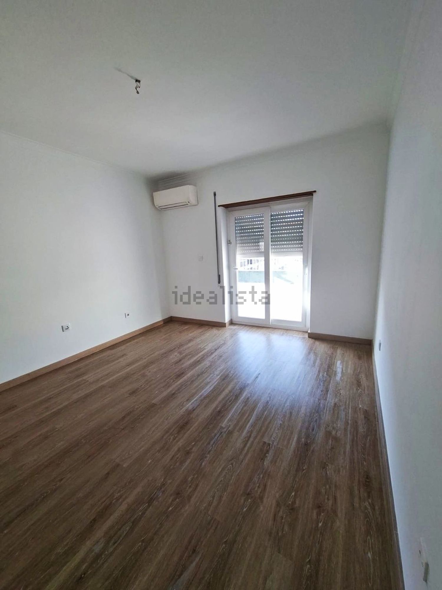 出租公寓 t4在Rua José Ferreira Pio, 26 a - 客厅