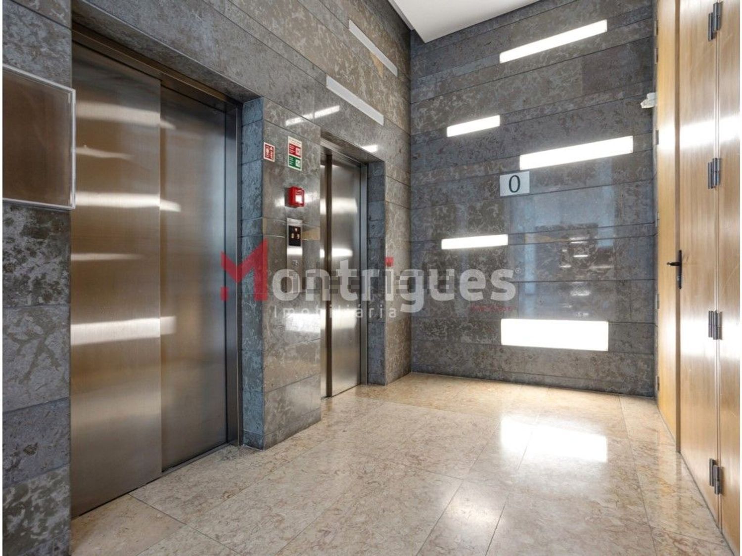 出租公寓 t1在Avenida Dom João II - 停车位