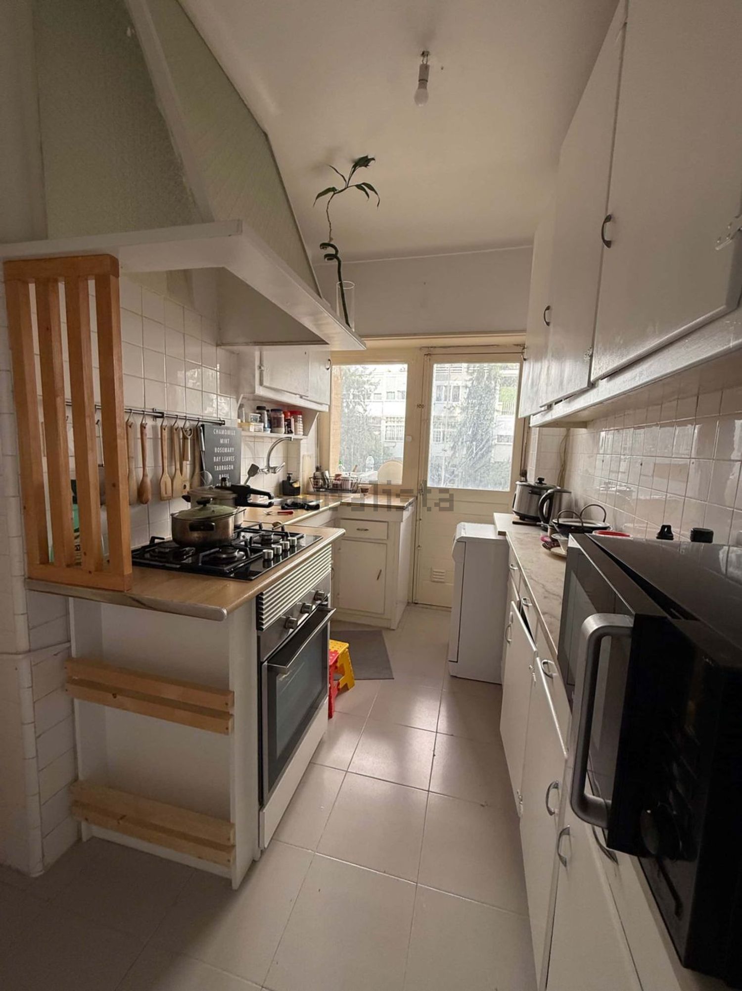 出租房间在Estrada de Benfica s/n - 厨房