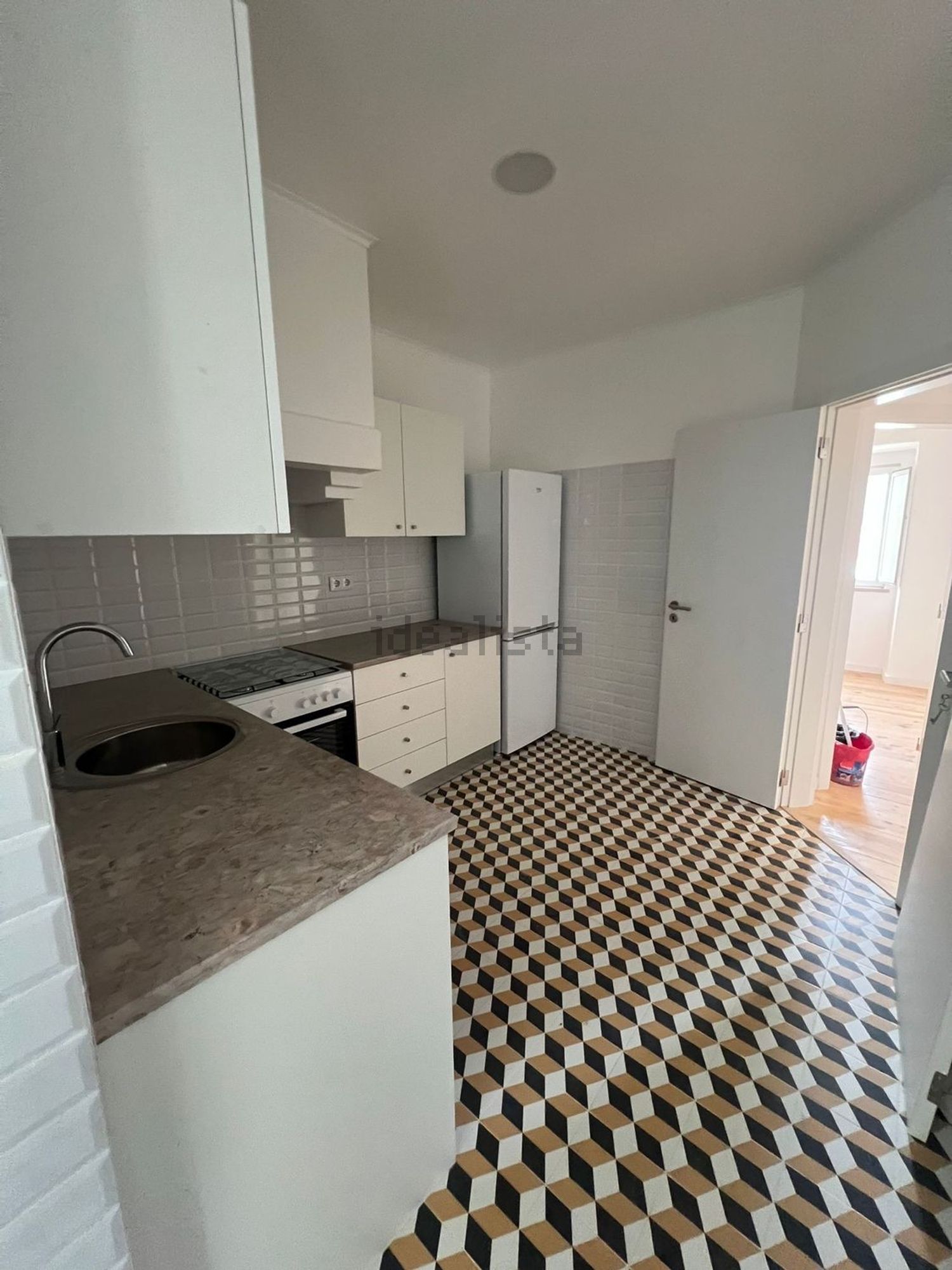 出租房间在Bairro da Mata, 9 - 厨房