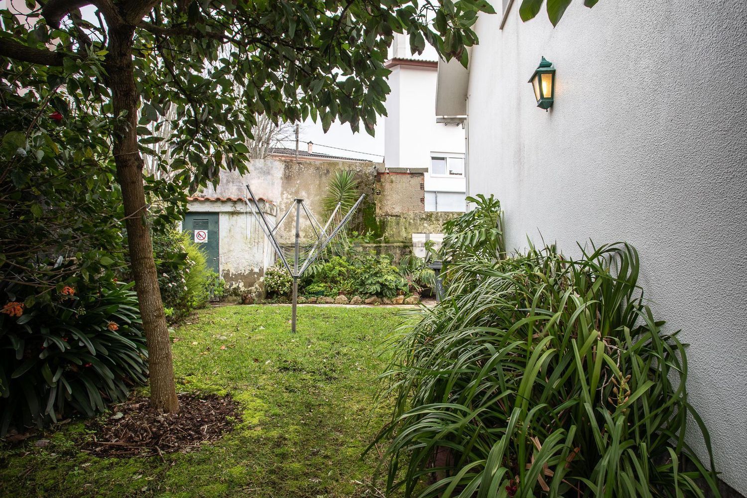 小楼房或独栋别墅出售在Cobre - 花园