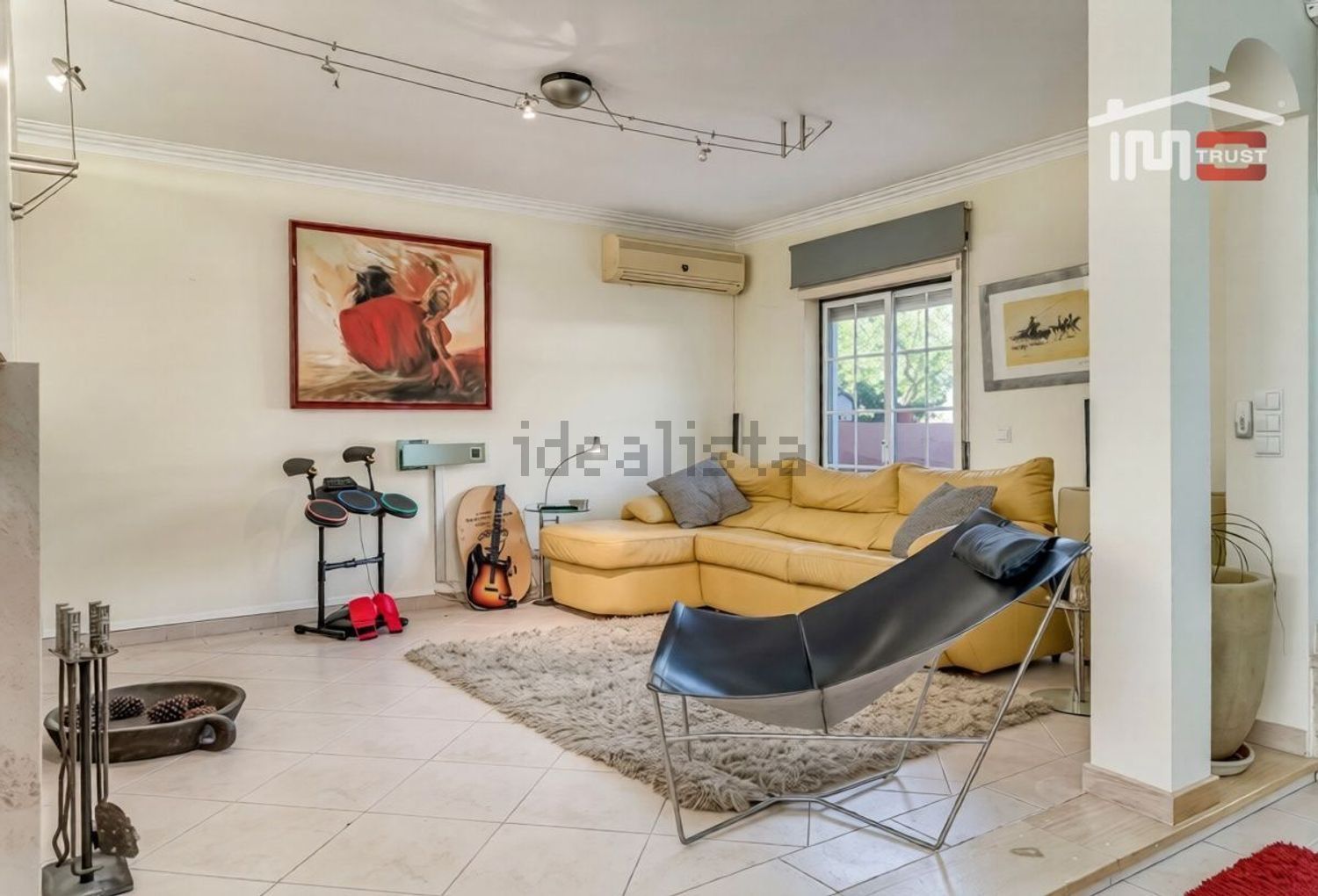 双拼别墅出售在Rua do Círio dos Olhos de Água - 客厅