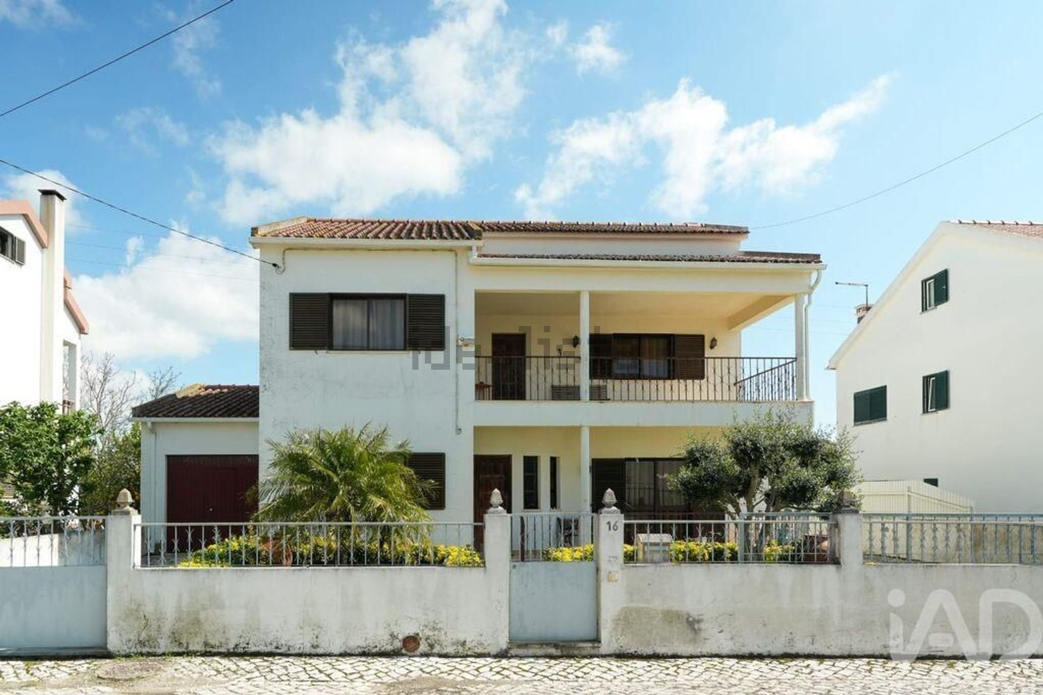 小楼房或独栋别墅出售在Carregado e Cadafais - 外立面