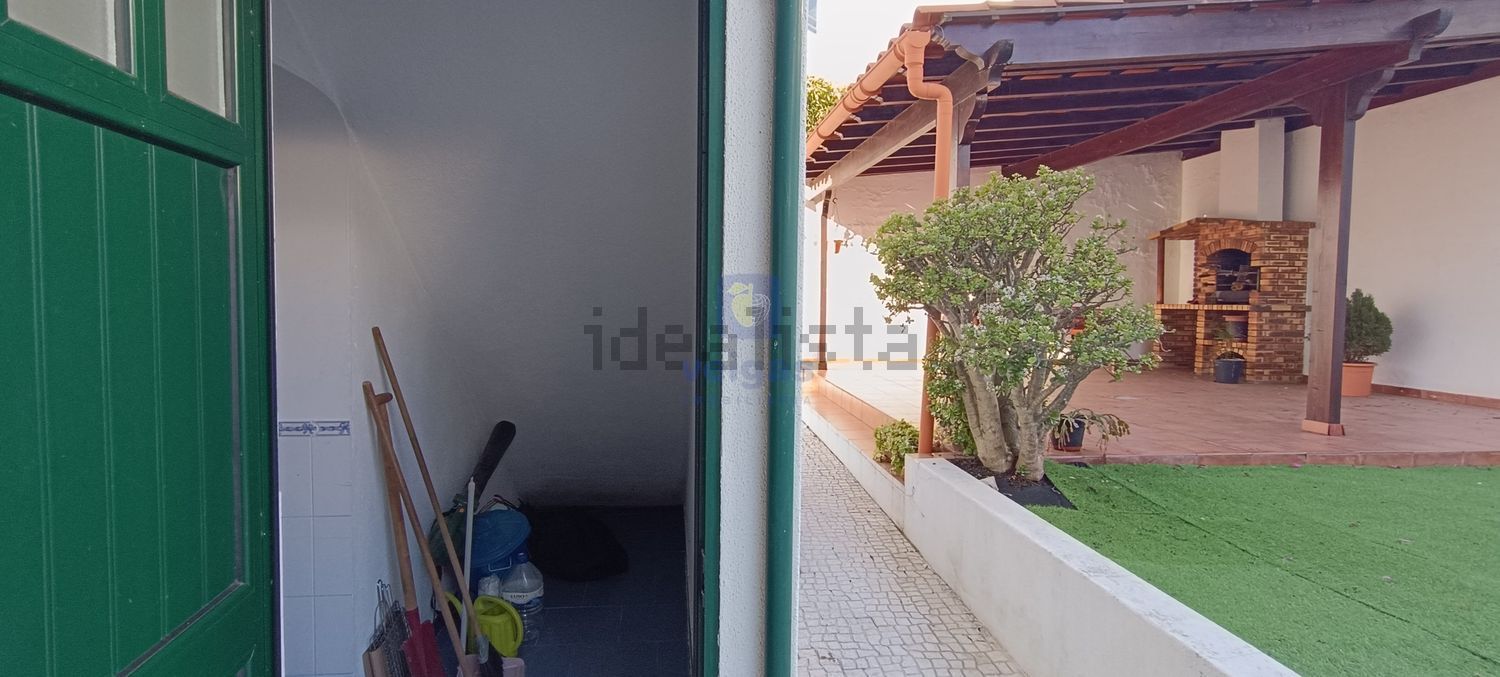 出租小楼房或别墅在Centro - 阳台