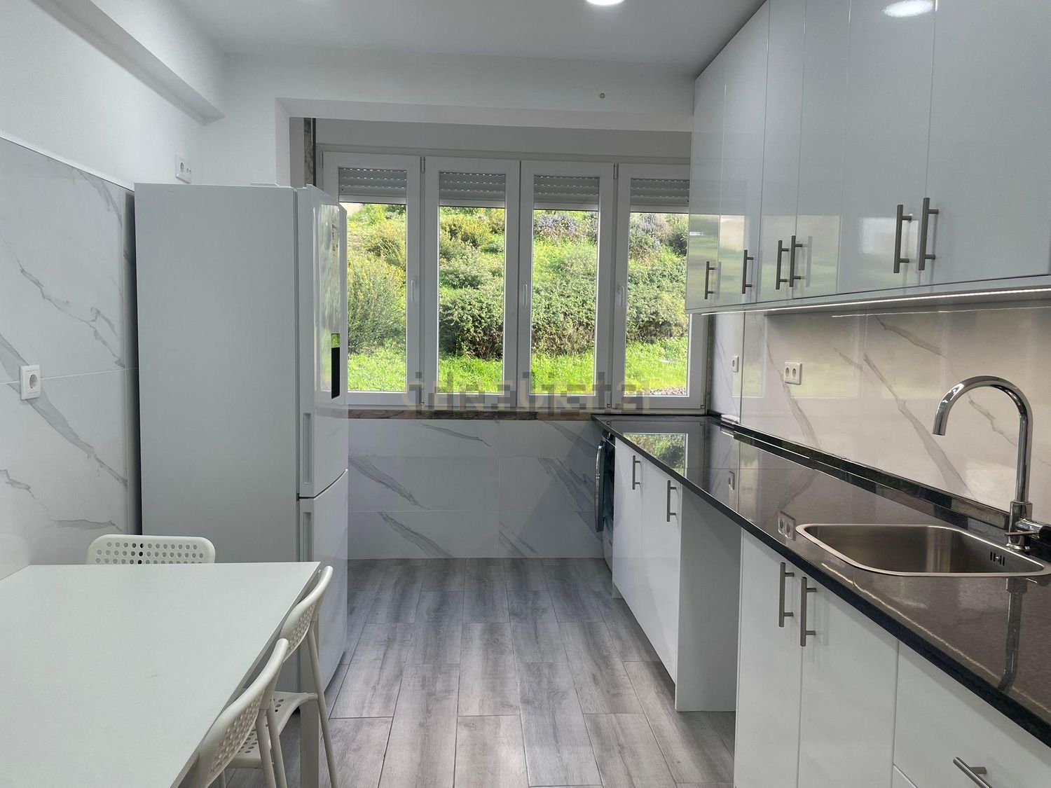 出租公寓 t2在Estrada Serra da Mira, 32 - 厨房