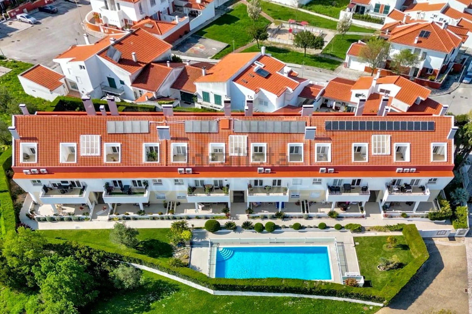 公寓 t4出售在Rua Alexandre Herculano - 游泳池