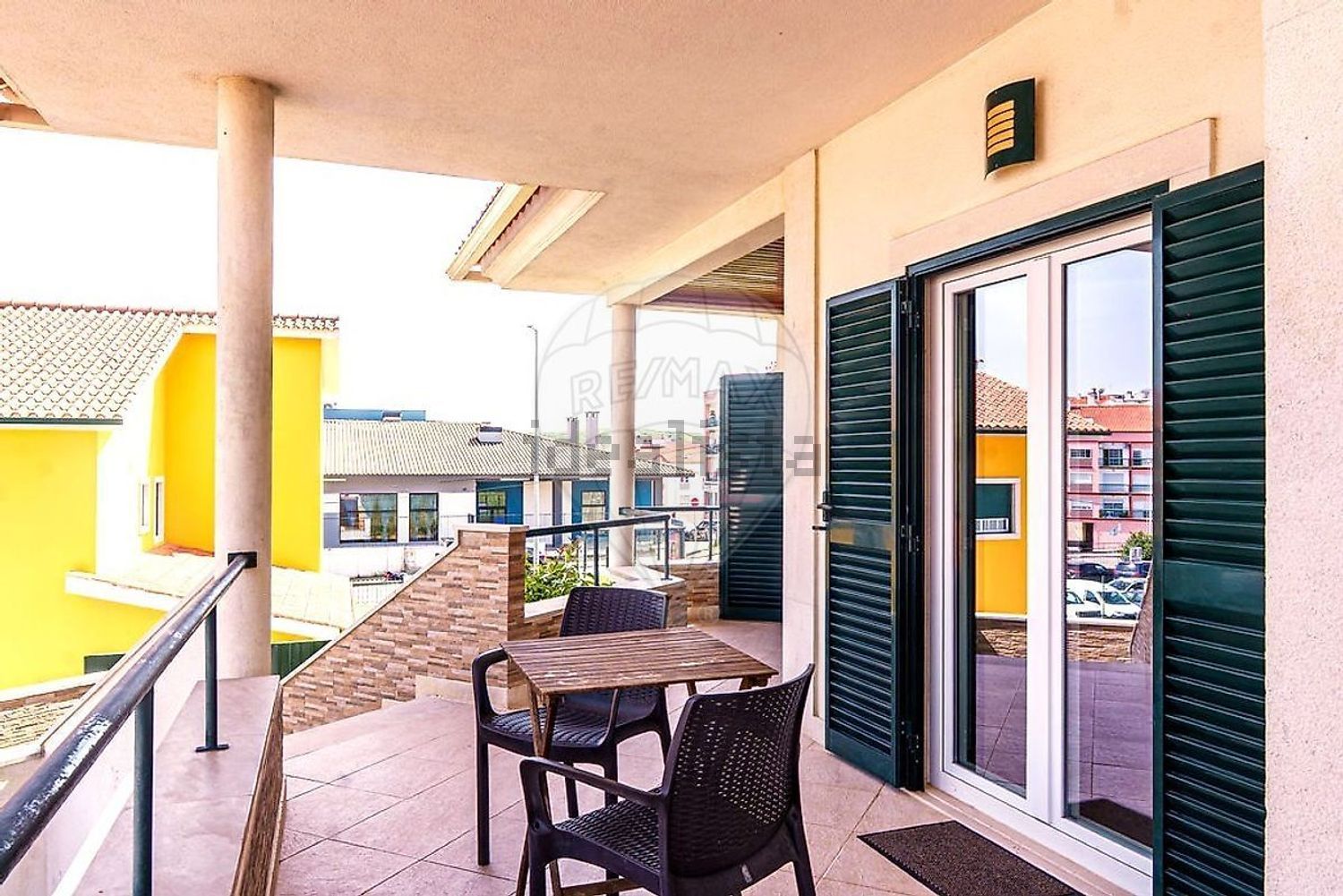 小楼房或独栋别墅出售在Rua Fernando Piteira Santos - 阳台