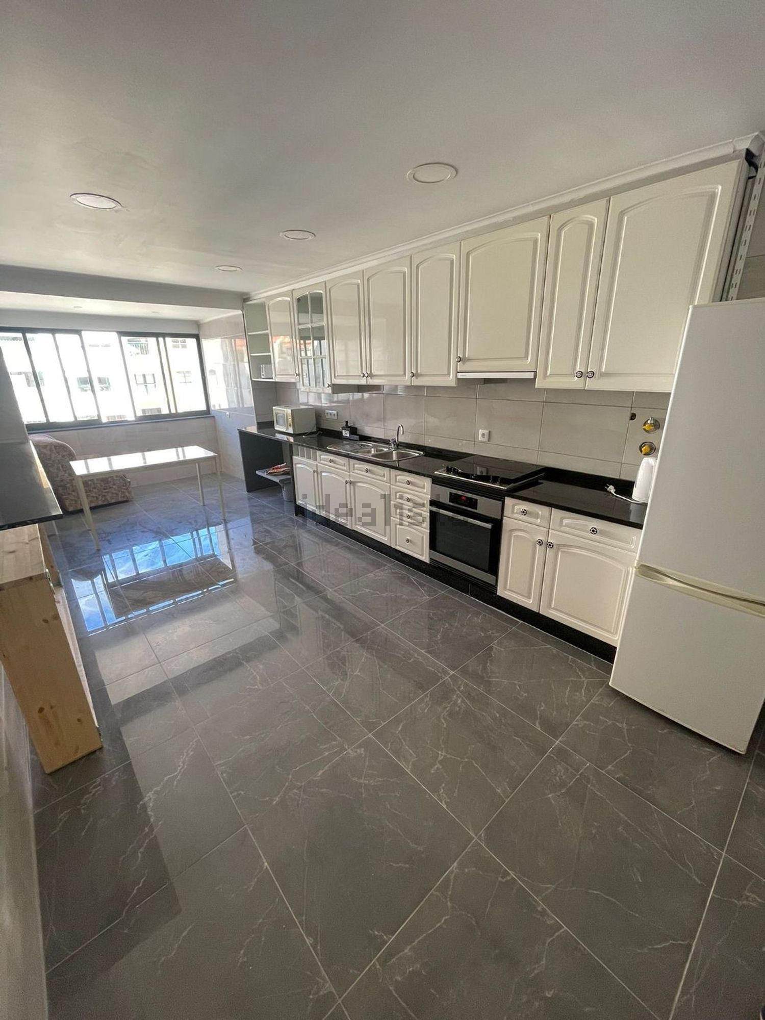 出租房间在Rua Dona Luísa de Gusmão, 3 - 厨房