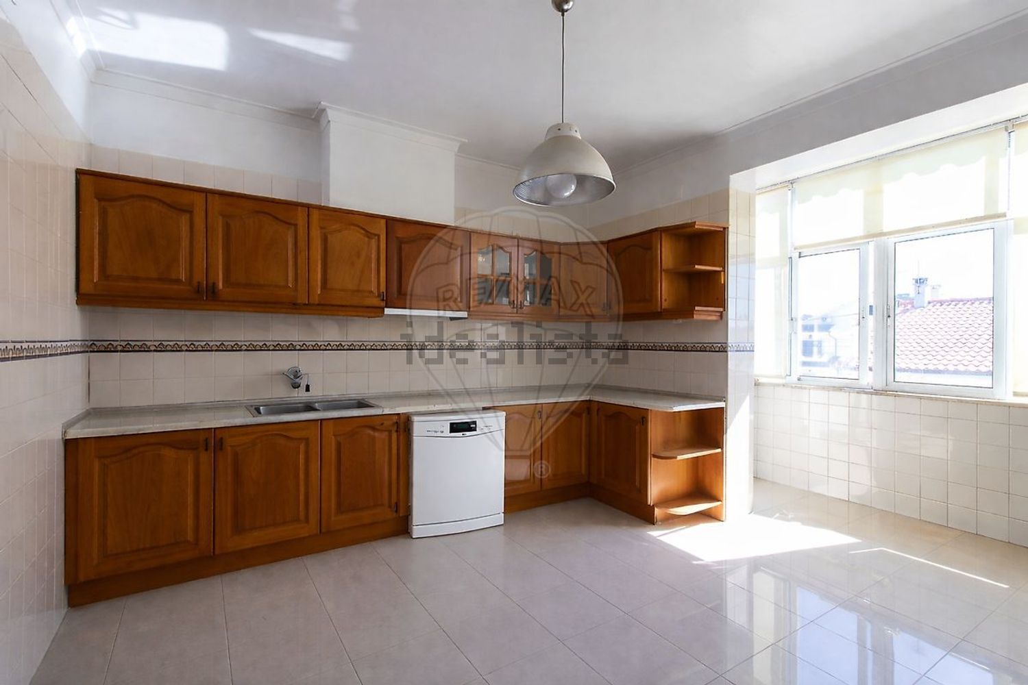 小楼房或独栋别墅出售在Rua António Sérgio - 厨房