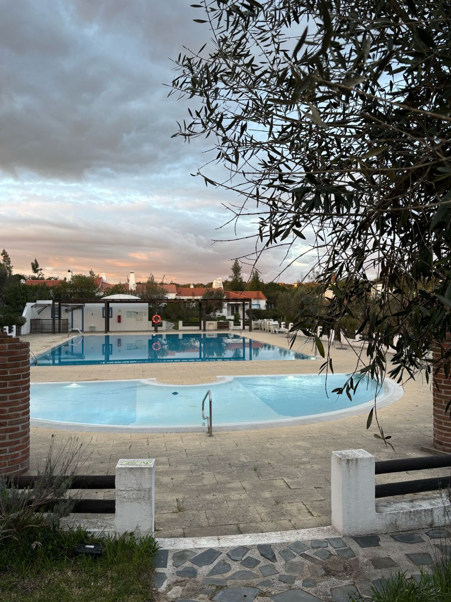 联排别墅出售在Estrada N253 s/n - 游泳池