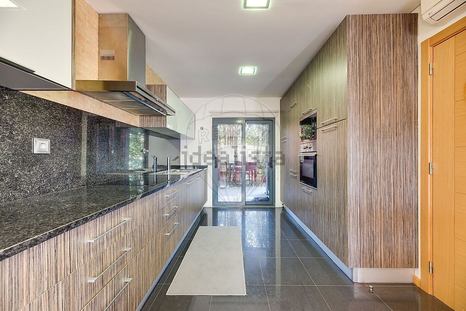 出租小楼房或独栋别墅在Rua São Miguel Arcanjo - 过道