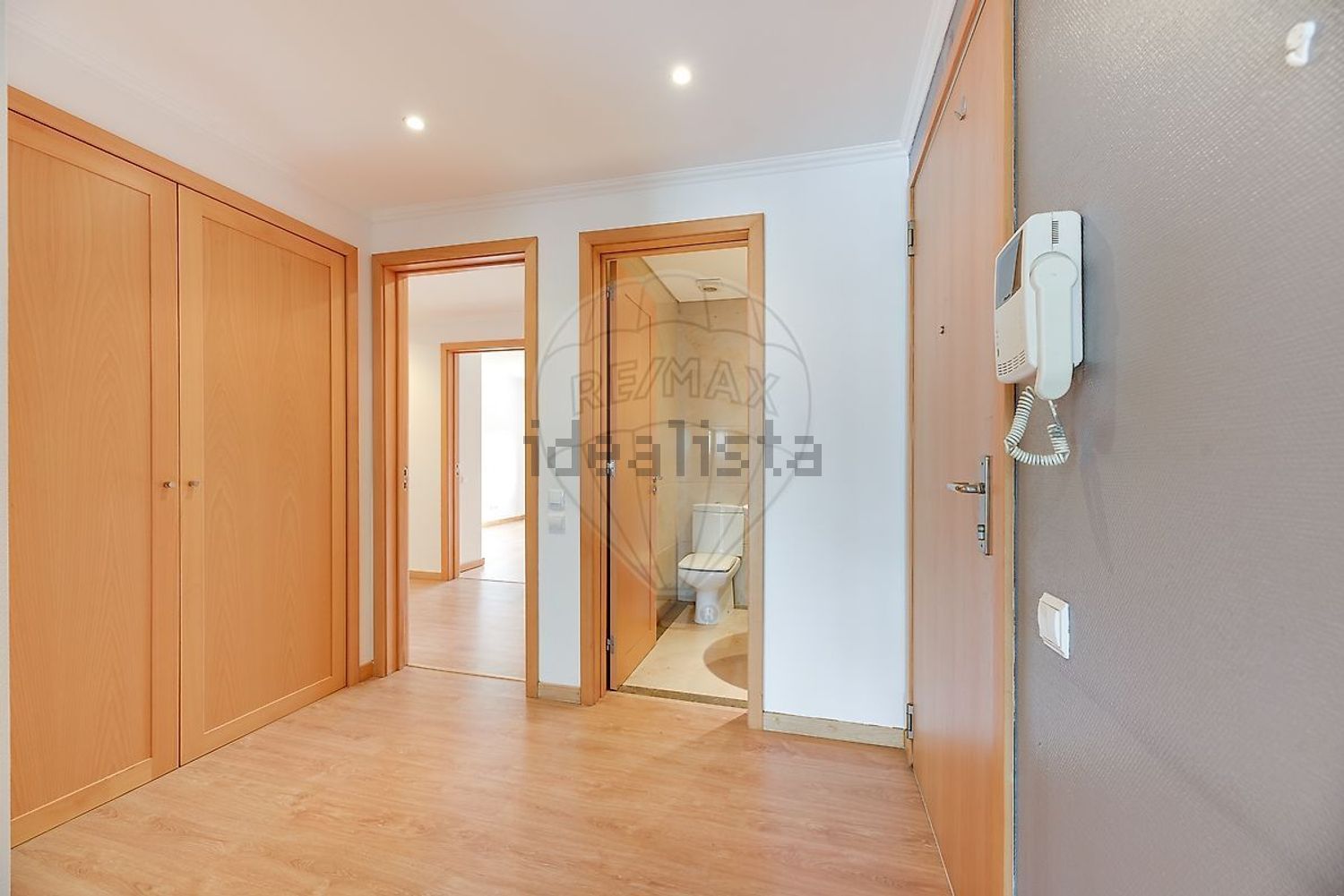 公寓 t3出售在Rua Doutor José da Cunha - 过道