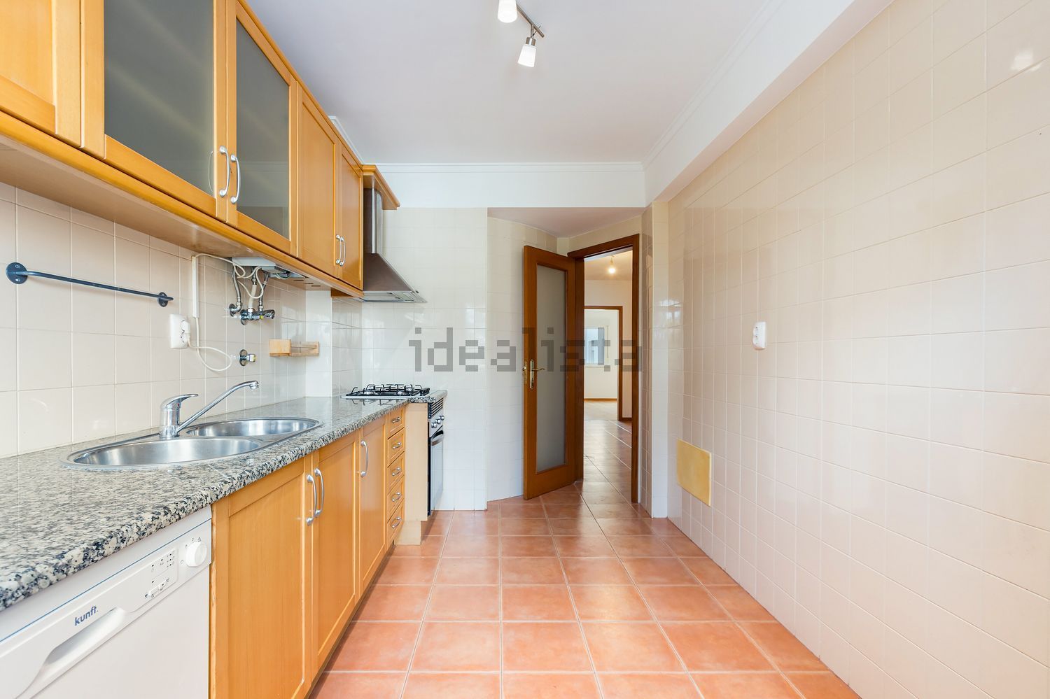 出租公寓 t2在Rua Luísa Tody, 88 - 厨房