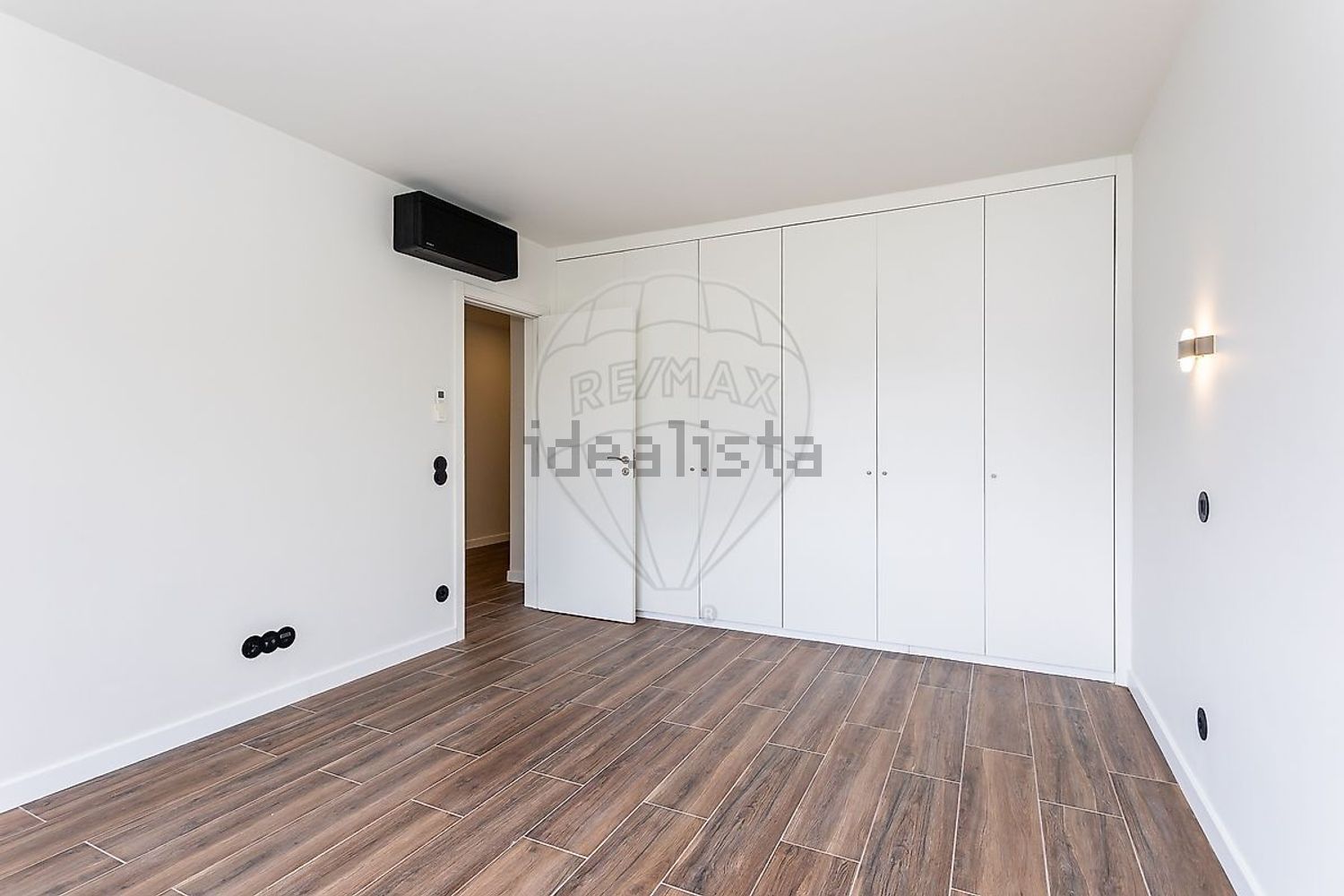 小楼房或独栋别墅出售在Rua Central - 卧室