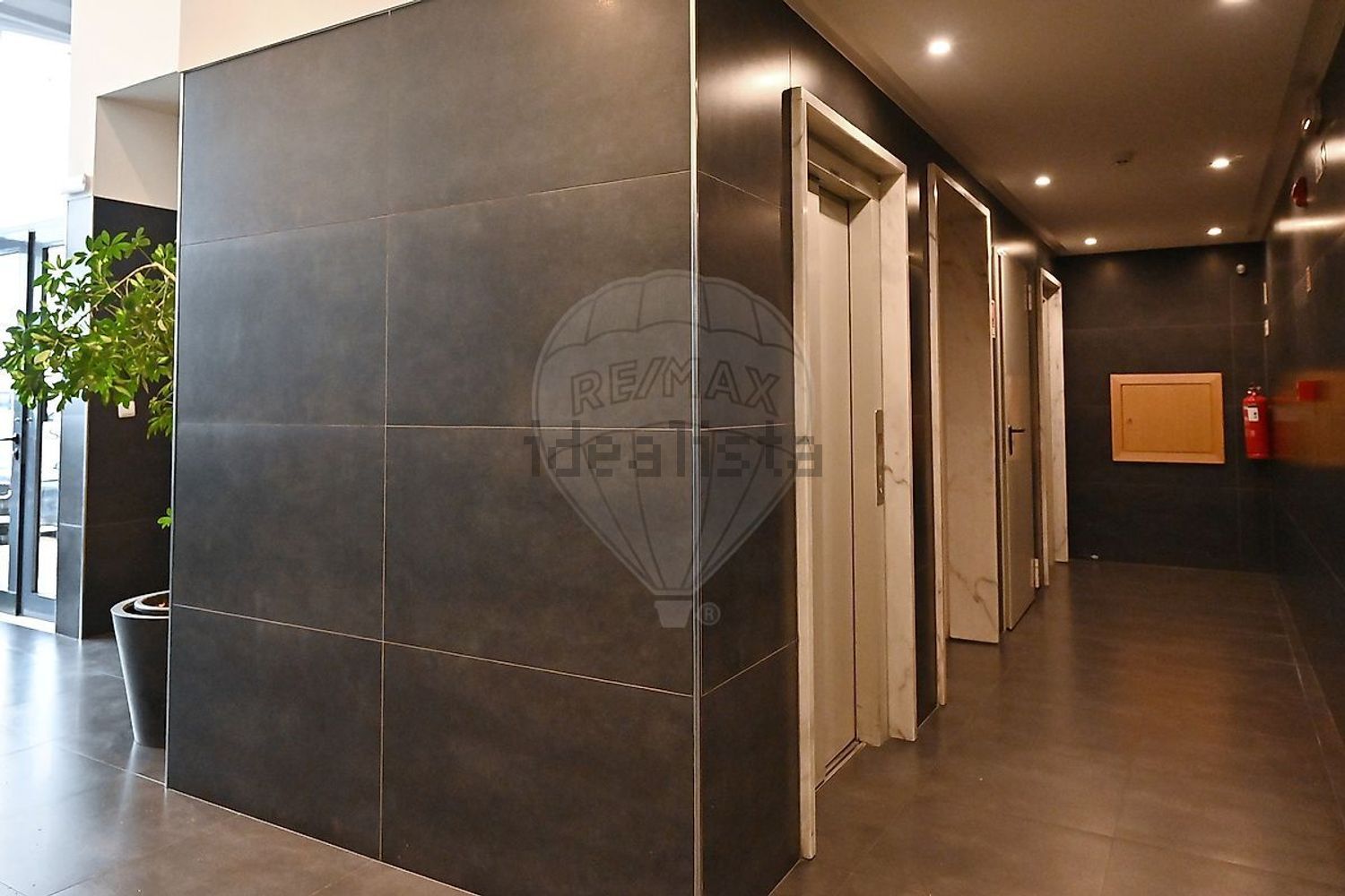 出租公寓 t3在Avenida Diogo Cão - 过道