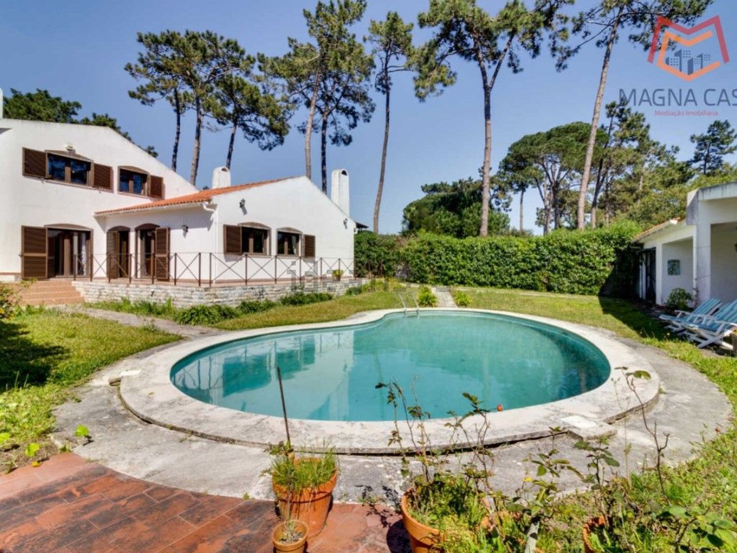 小楼房或独栋别墅出售在Rua dos Trovadores do Século XII - 游泳池