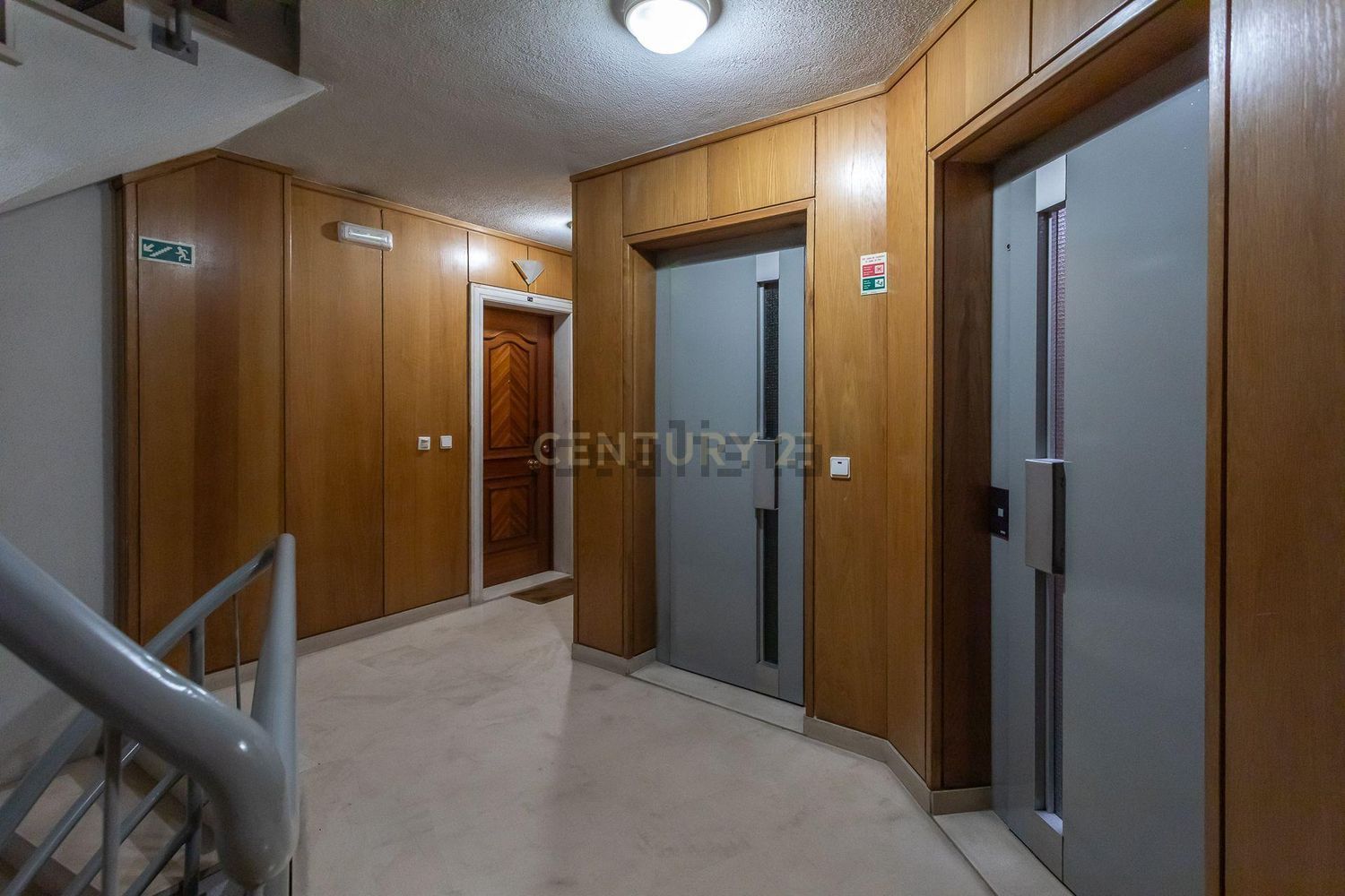 出租公寓 t3在Rua Mário Eloy, 1 - 过道