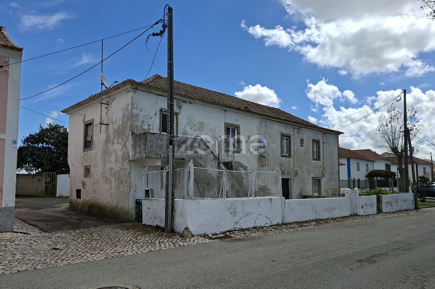 小楼房或独栋别墅出售在Rua Primeiro de Maio, 112 - 外立面