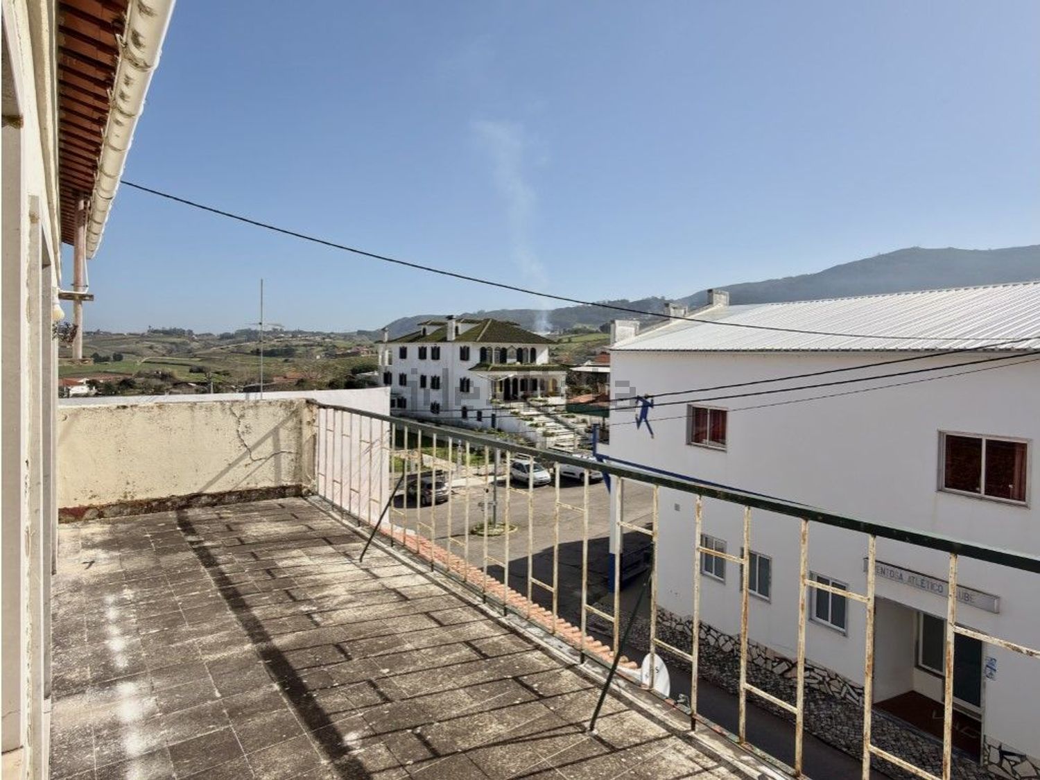 小楼房或独栋别墅出售在Rua Bernardo Martins - 阳台