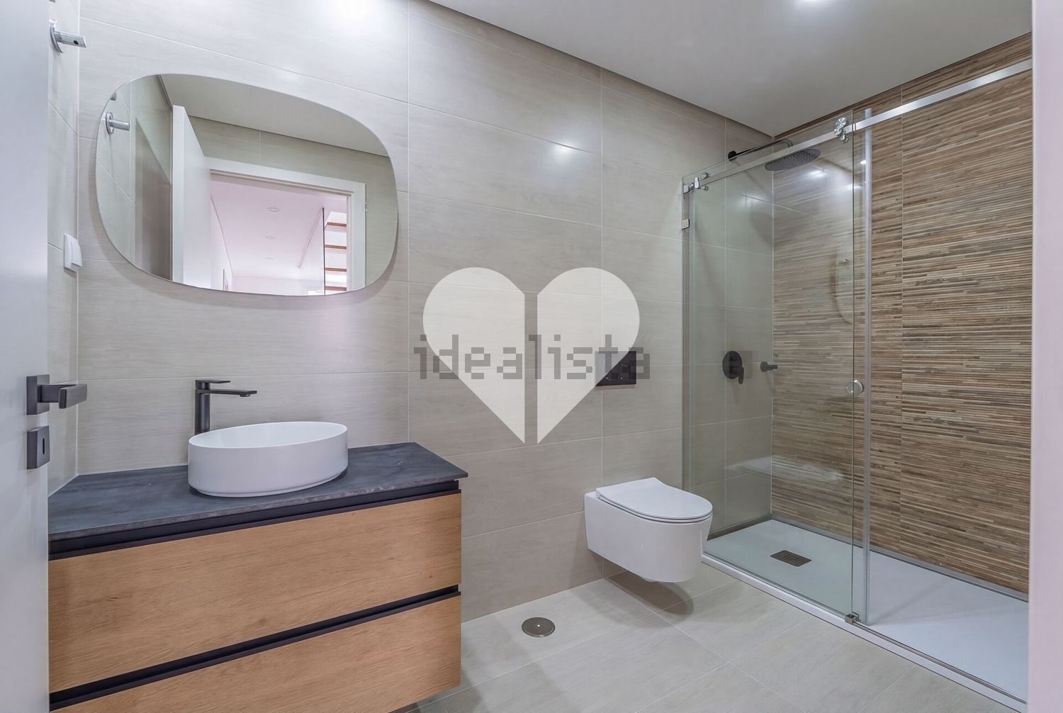 小楼房或独栋别墅出售在Santa Iria de Azoia - São João da Talha - Bobadela - 卫生间