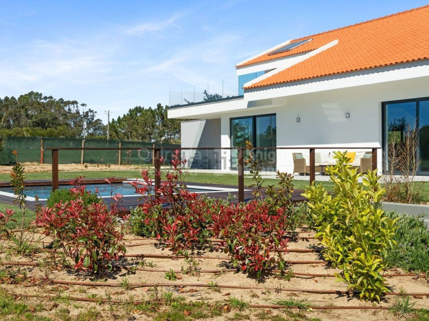 小楼房或独栋别墅出售在Estrada do Rodízio, 76 - 外立面